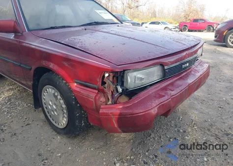 1988 Toyota Camry Le z USA, uszkodzony, nr VIN JT2SV22EXJ0177552